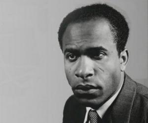 black and white photo of frantz fanon